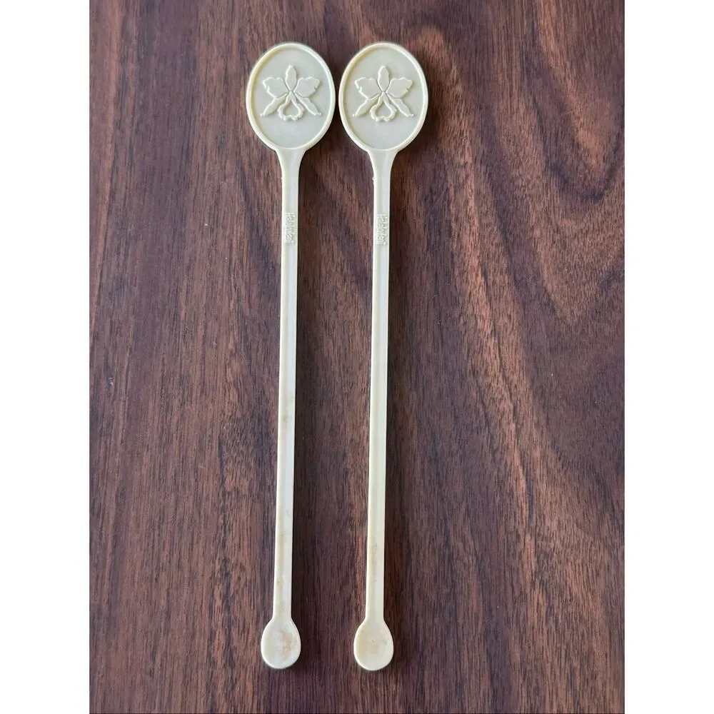 Vintage Halekulani Hotel Hawaii Waikiki Swizzle Stick Collectible Flower Emblem
